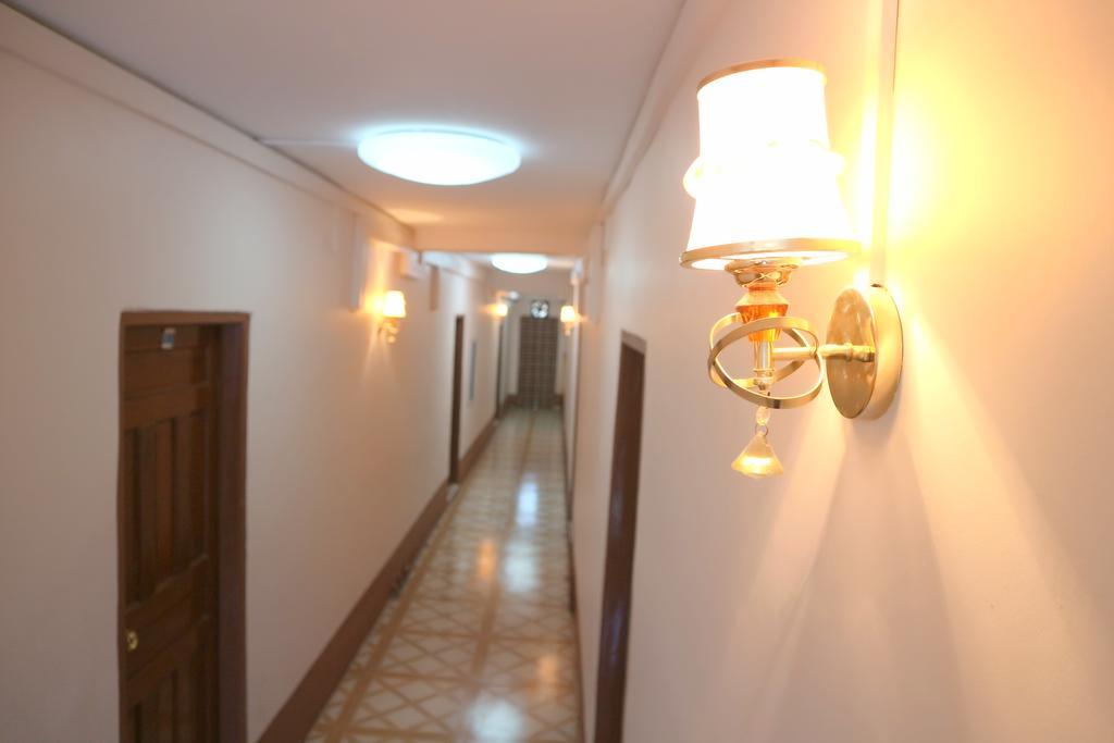 Everest Hotel Yangon Eksteriør bilde