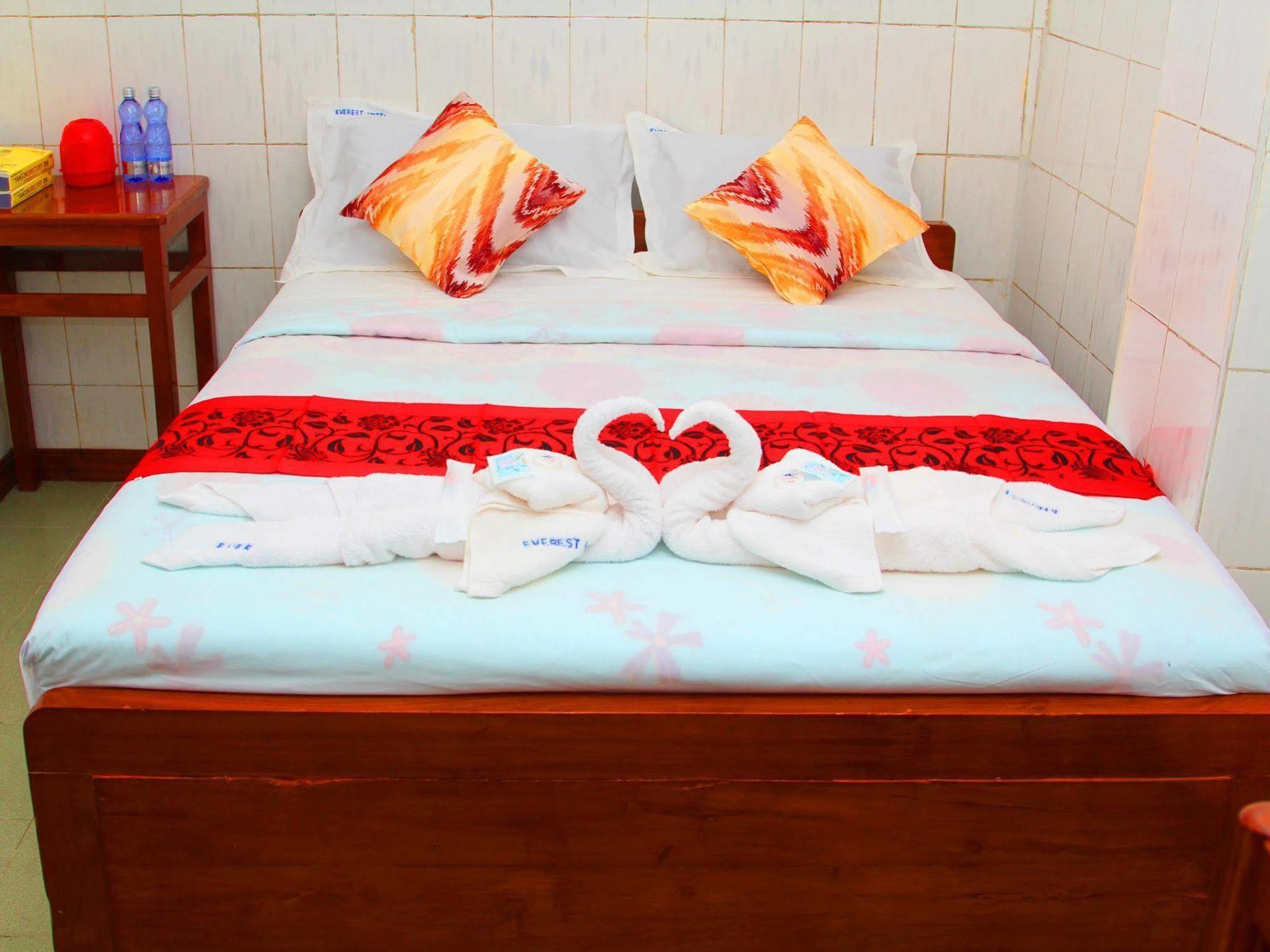 Everest Hotel Yangon Eksteriør bilde